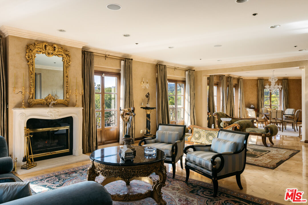 425 North Maple Drive, Unit 602 Beverly Hills, CA 90210 Charles Black III